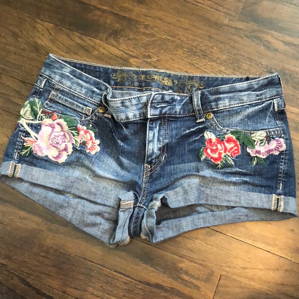Express shorts sz 4